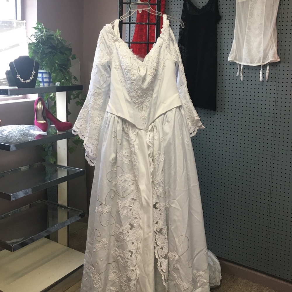 Mary’s bridal wedding gown